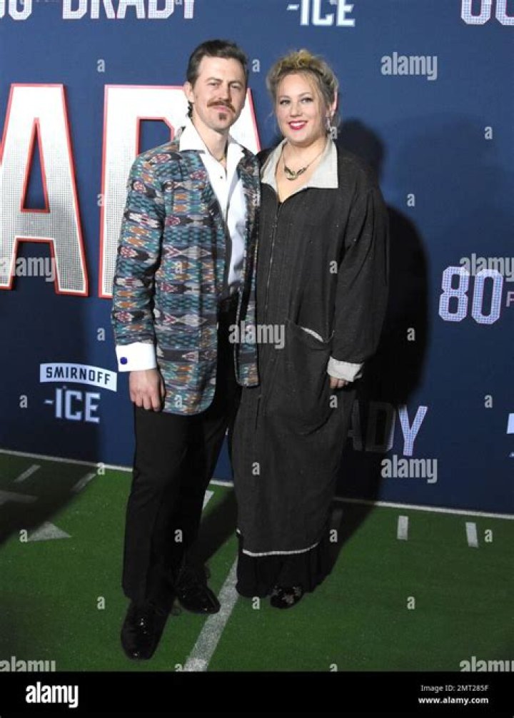 A Look into Alex Moffat and Wife Caroline Rau's Private Married Life