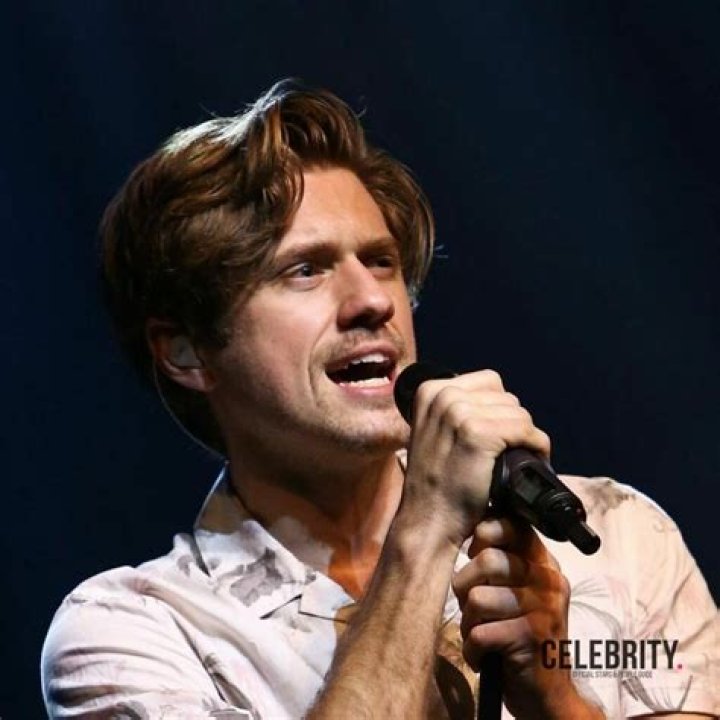 Aaron Tveit Wiki, Biographie, Femme, Gay, Rencontres, Petite amie, Taille, Age - Celebrity.tn