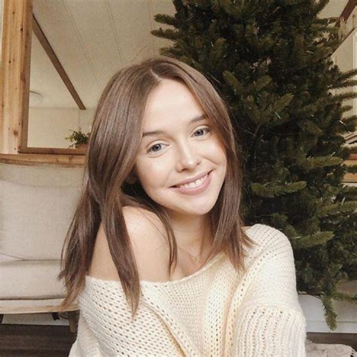 Acacia Brinley Wiki, Biographie, âge, taille, la vie familiale et pourquoi elle est célèbre - Celebrity.tn