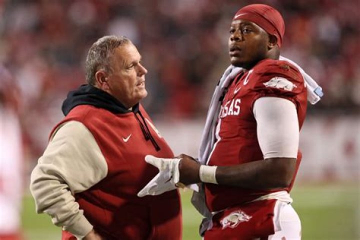 Arkansas QB KJ Jefferson Exits Game vs. Missouri With Leg Injury