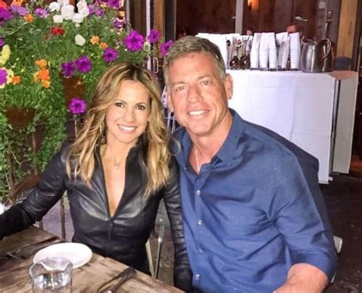 Catherine Mooty and Troy Aikman Toasts for a Lifetime, Raise #teamsix Family