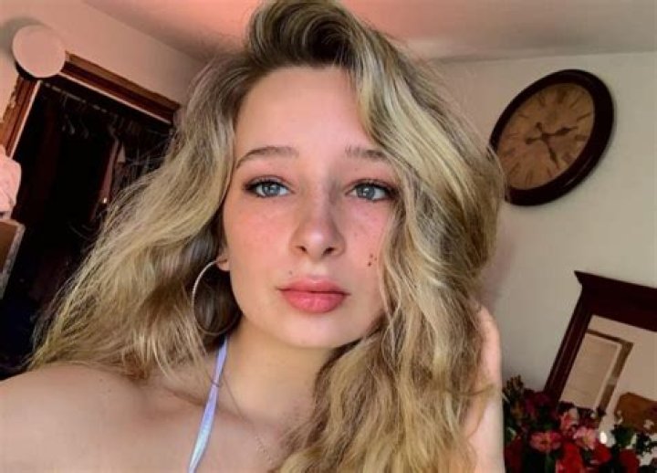 Christina Kelly Brinley Wiki, Biography, Age, Height, Net Worth, Onlyfans