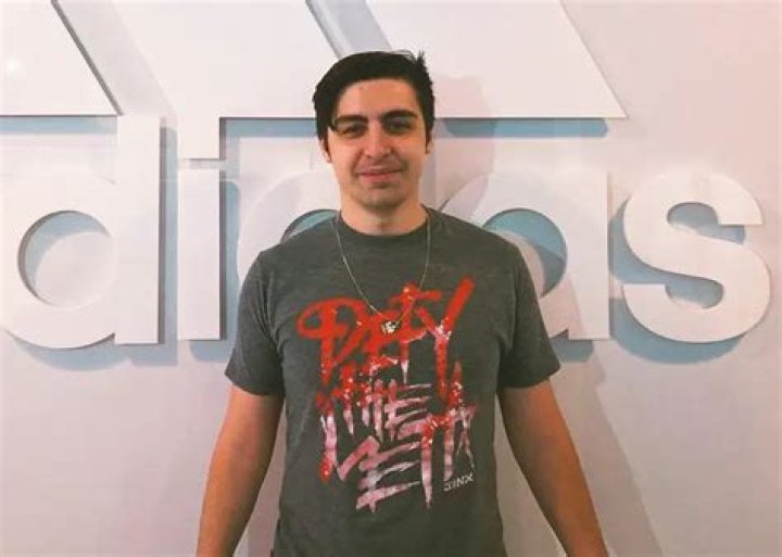 Does Shroud Have a Girlfriend? A Look at His Dating History