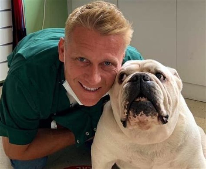 Dr. Scott Miller [This Morning Vet] Wiki-Bio, age, net worth, wife, kids.