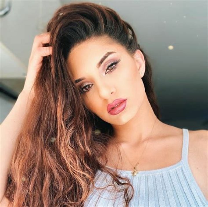 Ella Willson Biography, Age, Wiki, Height, Bio, Info, Details, Info, About