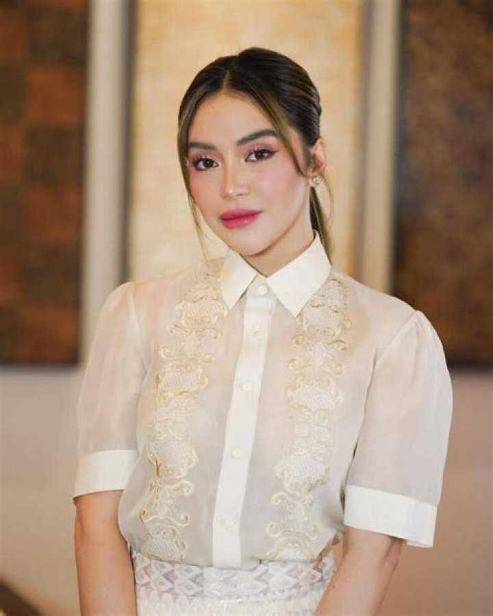 Glenda Dela Cruz Net Worth, Age, Height, Success Story, Husband, Bio