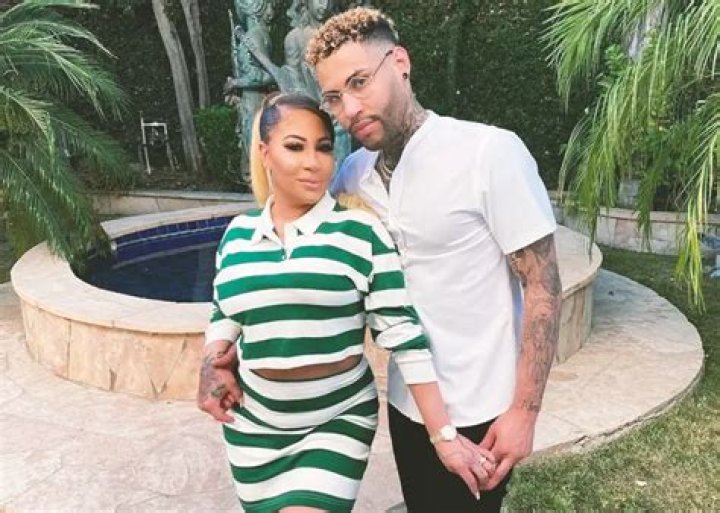 Hazel-E Is Getting Plastic Surgery to Fix Her Breasts as Husband’s Anniversary Gift