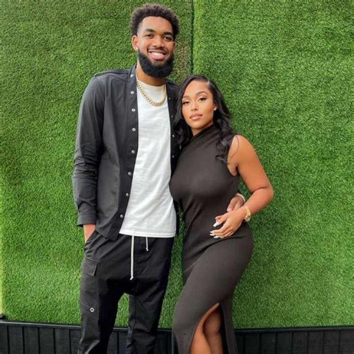 Karl-Anthony Towns Height, Weight, Age, Girlfriend, Biography & Family