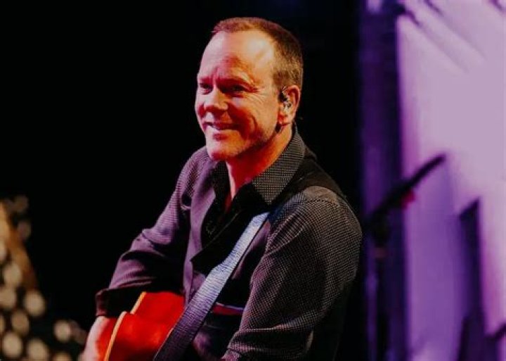 Kiefer Sutherland to Pull Double Duty in Paramount's New Show