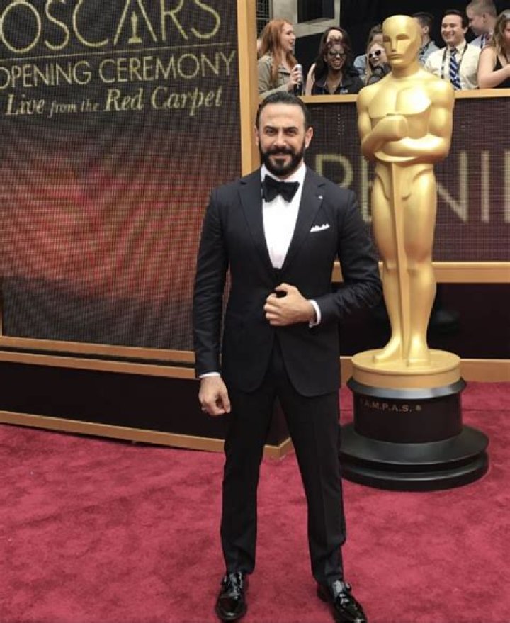 Kosai Khauli Wiki, Biographie, Age, Mariage, Famille & Carrière - Celebrity.tn