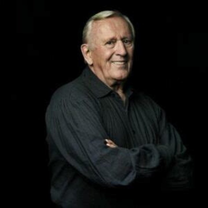Len Cariou Height