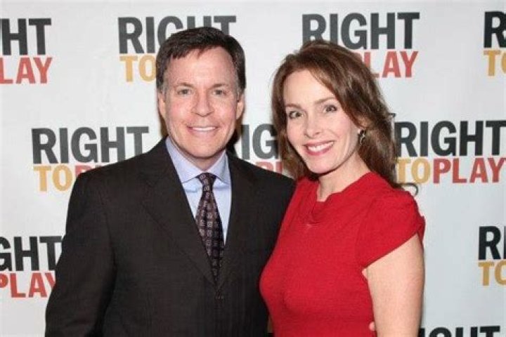 
Married Since 2004, Here Is What You Should Know About Bob Costas’ Wife Jill Sutton

