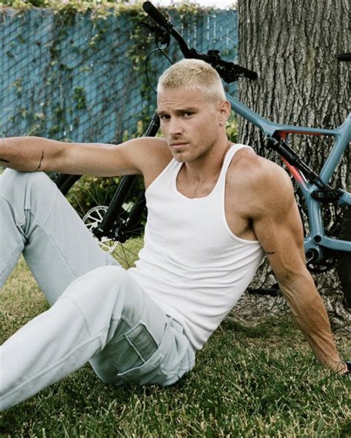 Matthew Noszka Height, Weight, Age, Biography, Girlfriend, Family & More