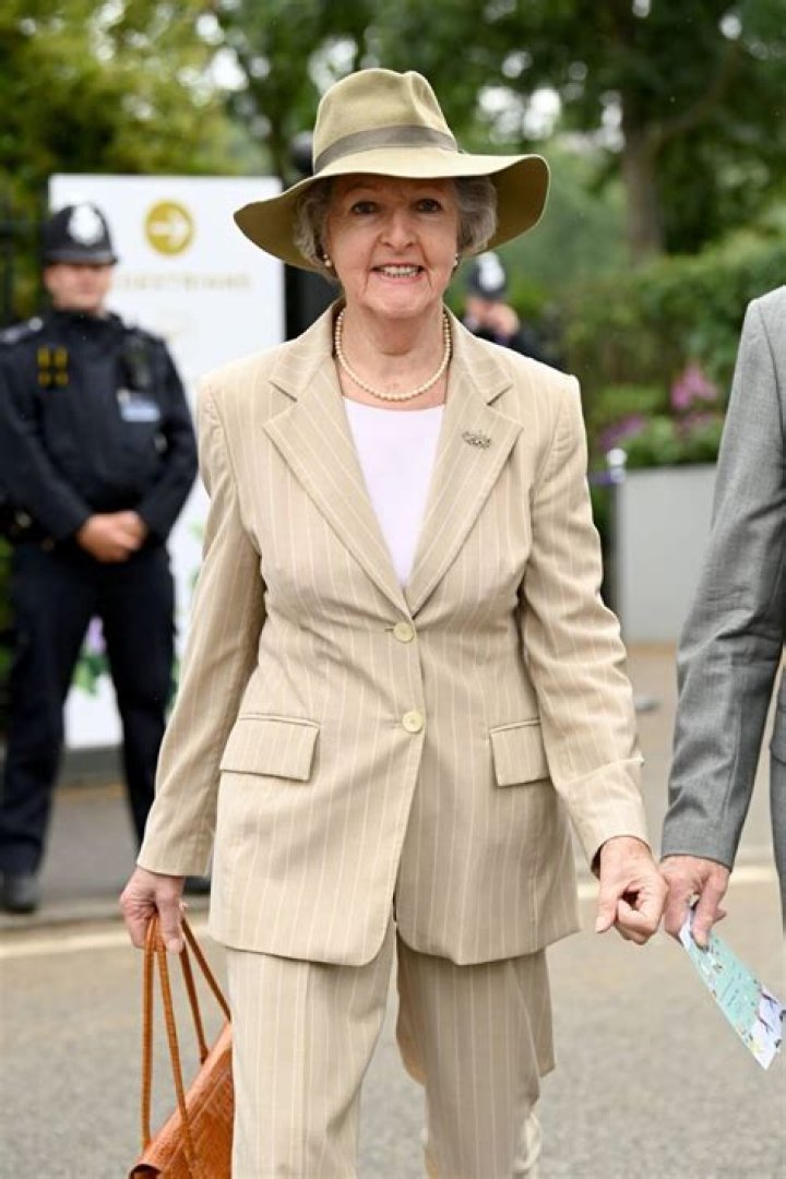 Penelope Keith Age, Net Worth, Height, Husband, Kids, Wiki