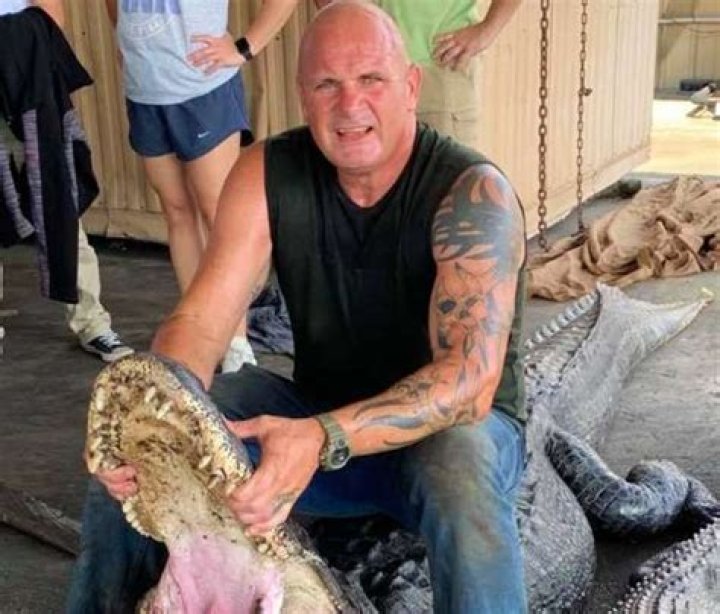 Ronnie Adams wiki/bio shows he is married. His net worth, career, and kids.