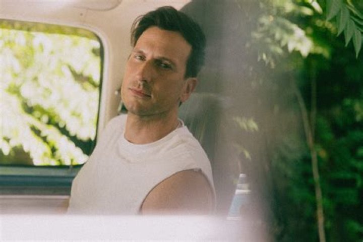 Russell Dickerson Gives Fans the “Full Picture” of Who He Is As an Artist with Self-Titled Album (Listen) – Celeb Secrets Country