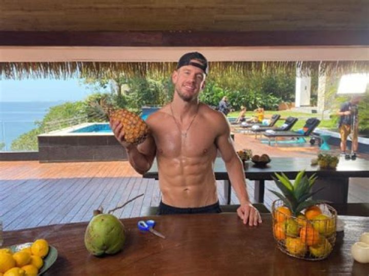 Shayne Jansen Net Worth, Age, Height, Ethnicity, Girlfriend, Wiki