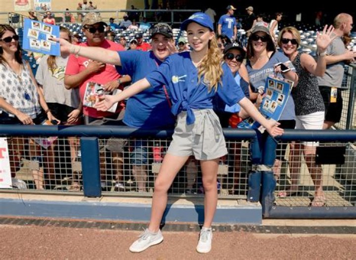 Tegan Marie is Bringing Her Original Music on the Road with First Major Tour – Celeb Secrets Country