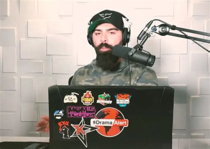‘Unmathematical’ — Keemstar Openly Mocks Progressive Pronouns on Twitter