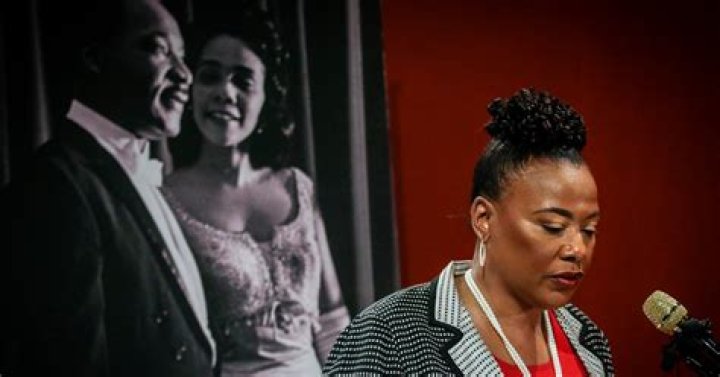 Who is Bernice Burgos? Her wiki, bio, net worth, daughters, granddaughter, affair, husband, remurs.