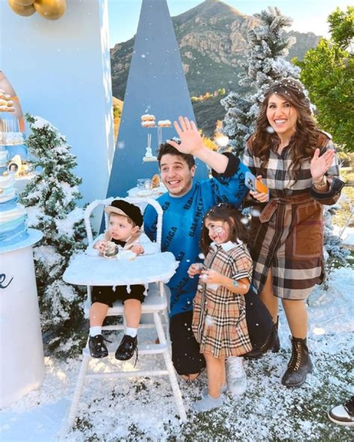 wiki, bio, height, wife, kids, net worth.